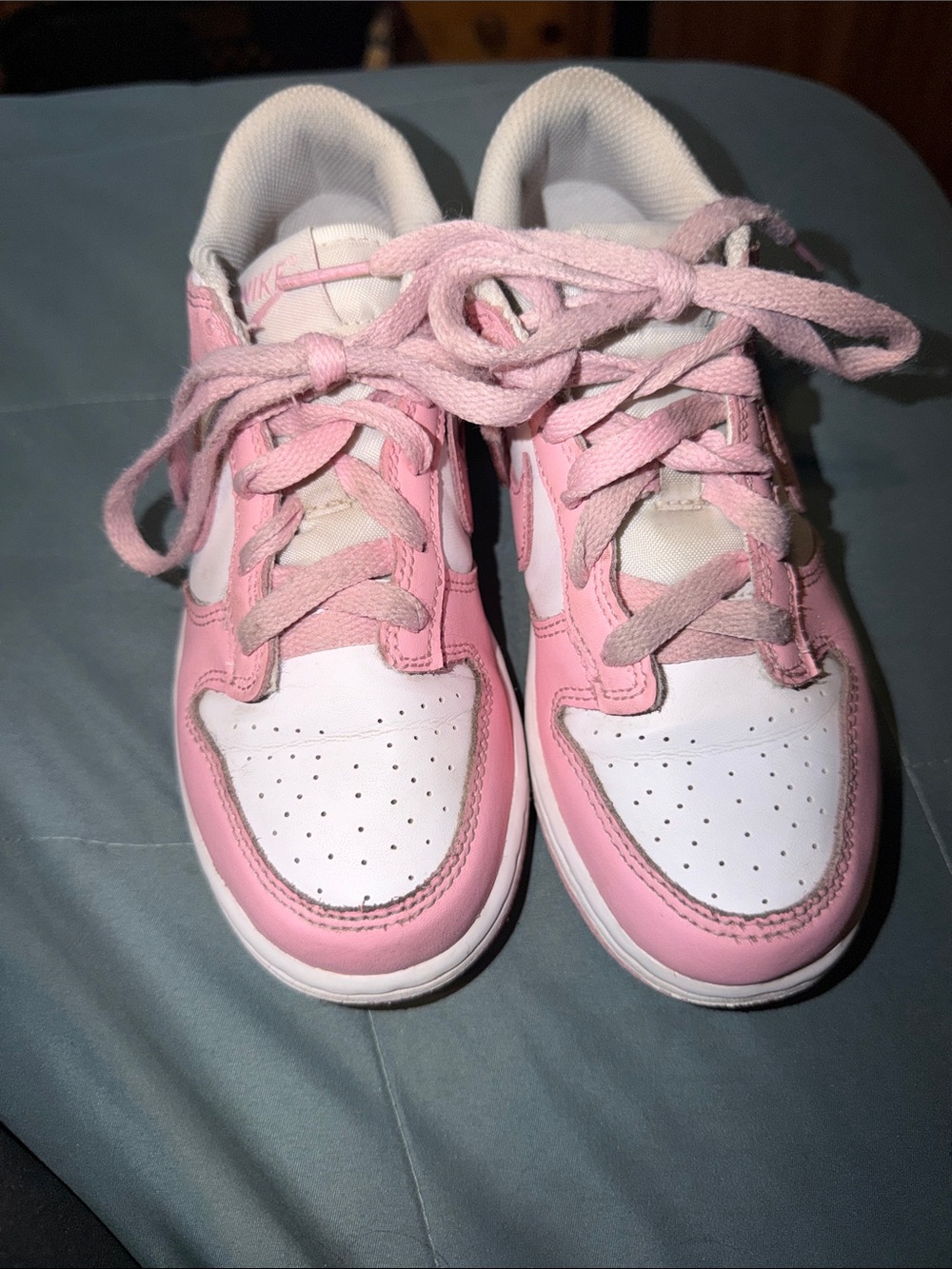 Girls Nike pink dunks